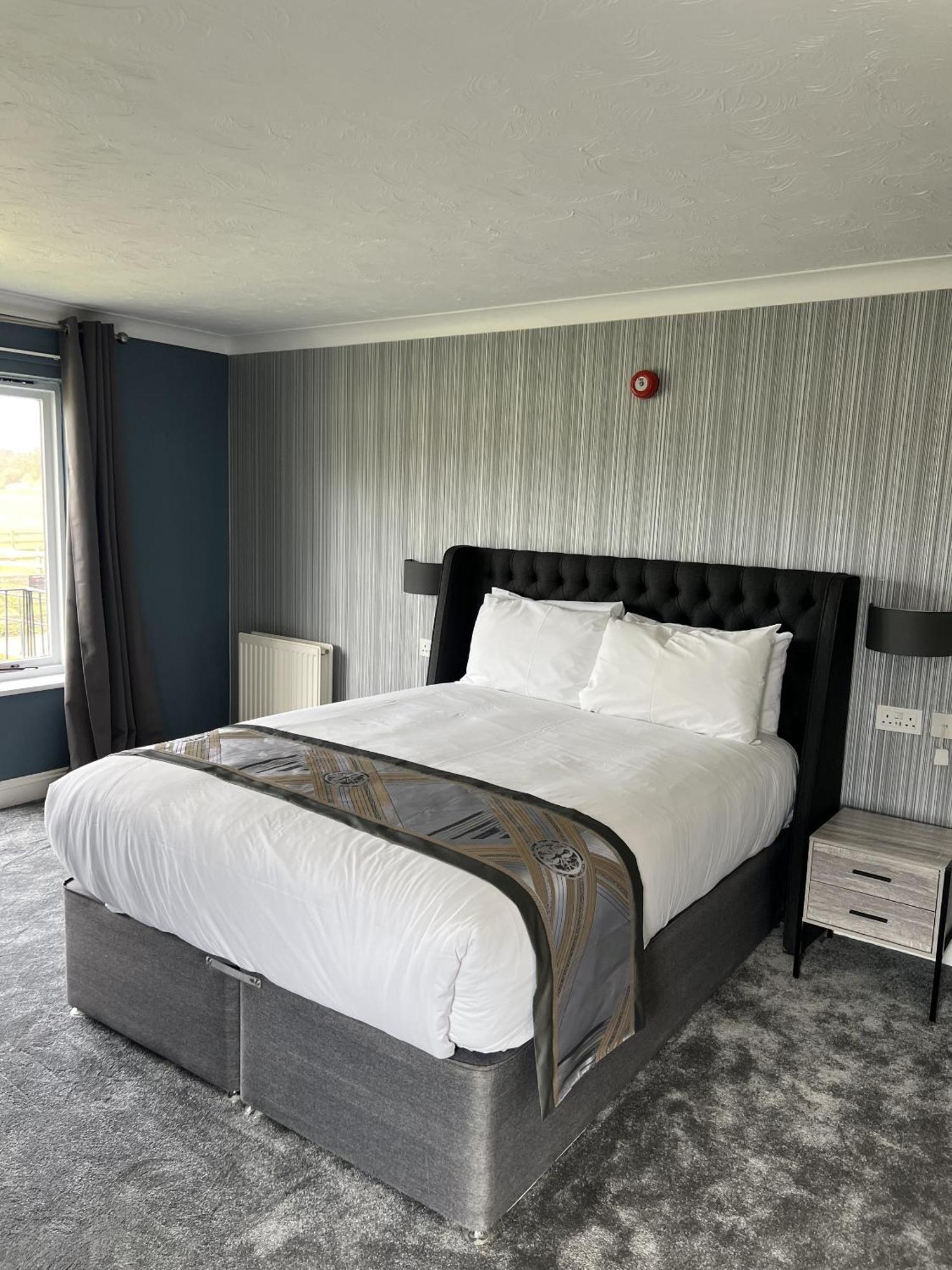 Dolphin Hotel Cambridge St Ives  Dış mekan fotoğraf