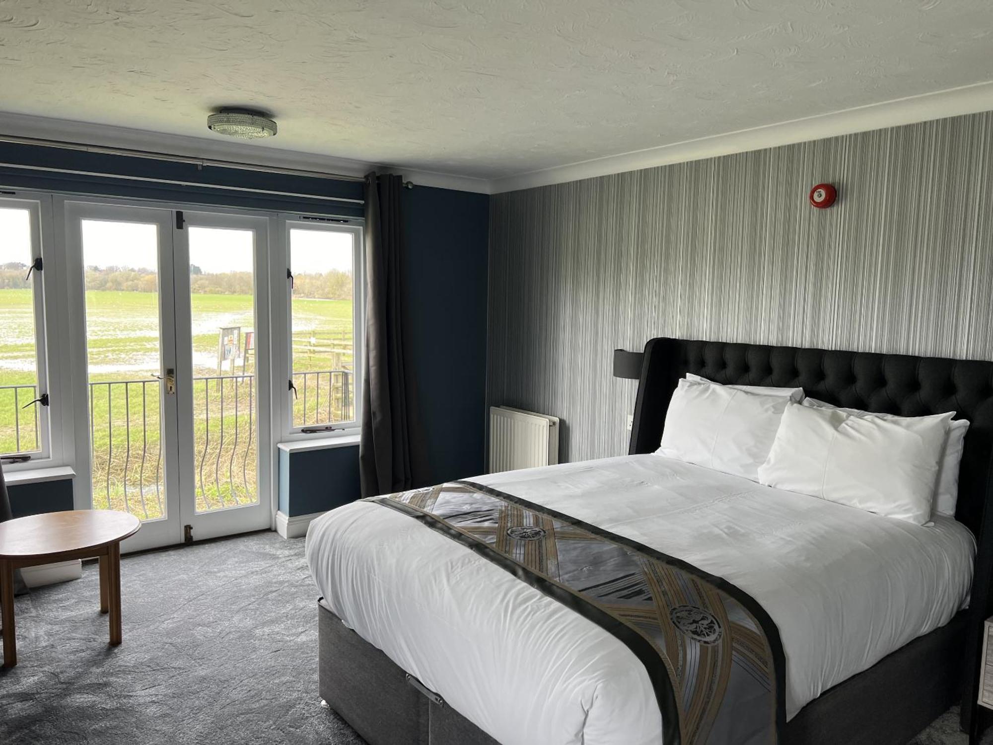 Dolphin Hotel Cambridge St Ives  Dış mekan fotoğraf