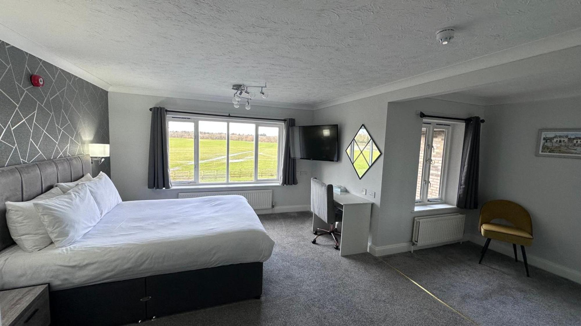 Dolphin Hotel Cambridge St Ives  Dış mekan fotoğraf